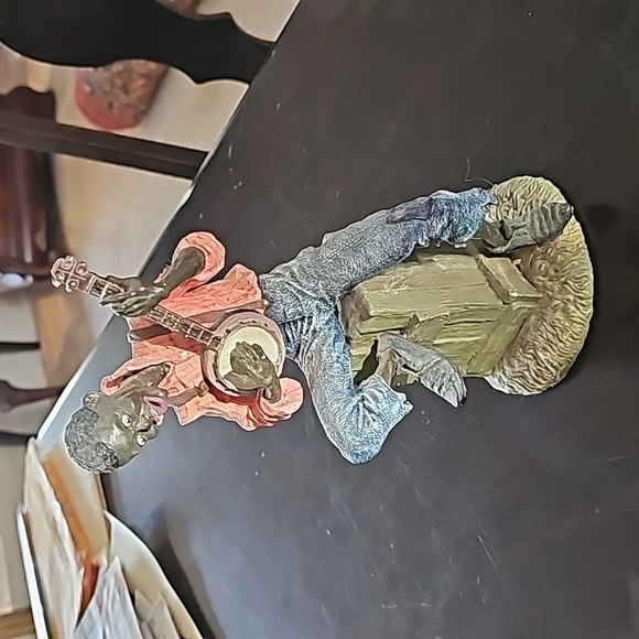 African banjo player figurine
